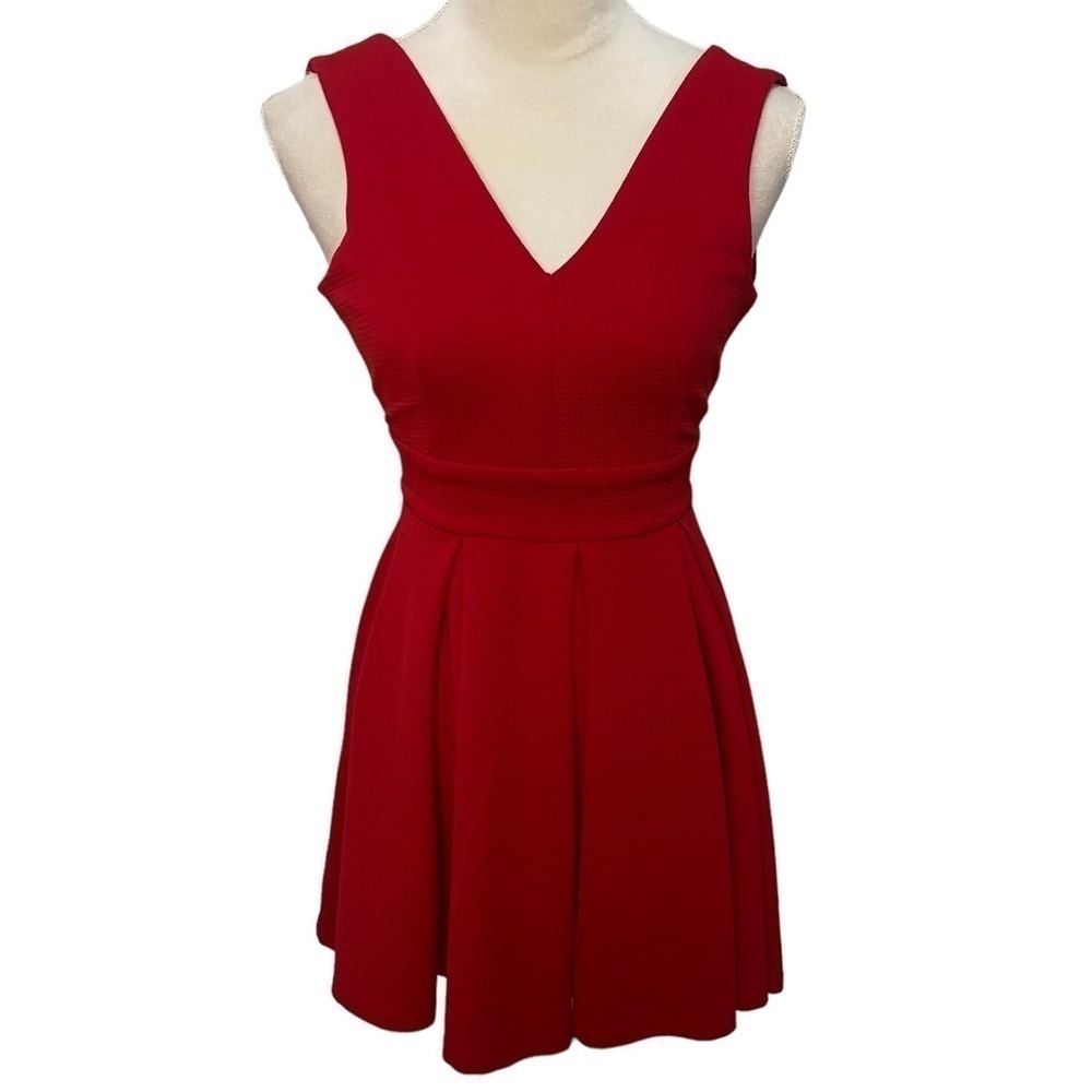 Haute Monde Red Fit and Flare Sleeveless V-neck Wide Strap Cocktail Dress Size S